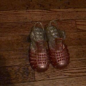 Jellies for a toddler size 6.